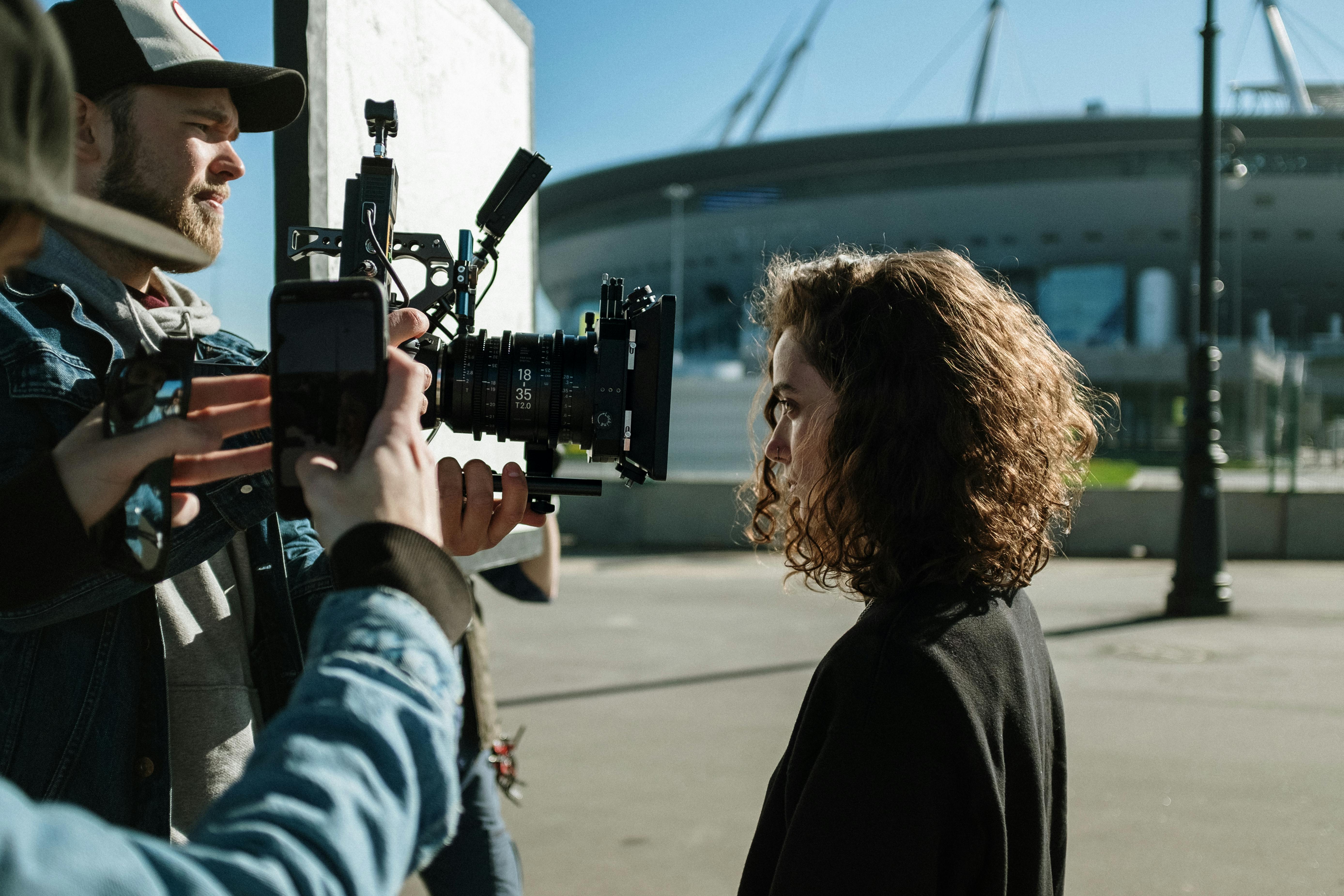 Navigating the Pitfalls of RTL Video Subtitling: Punctuation and Alignment Hurdles in Arabic and Beyond