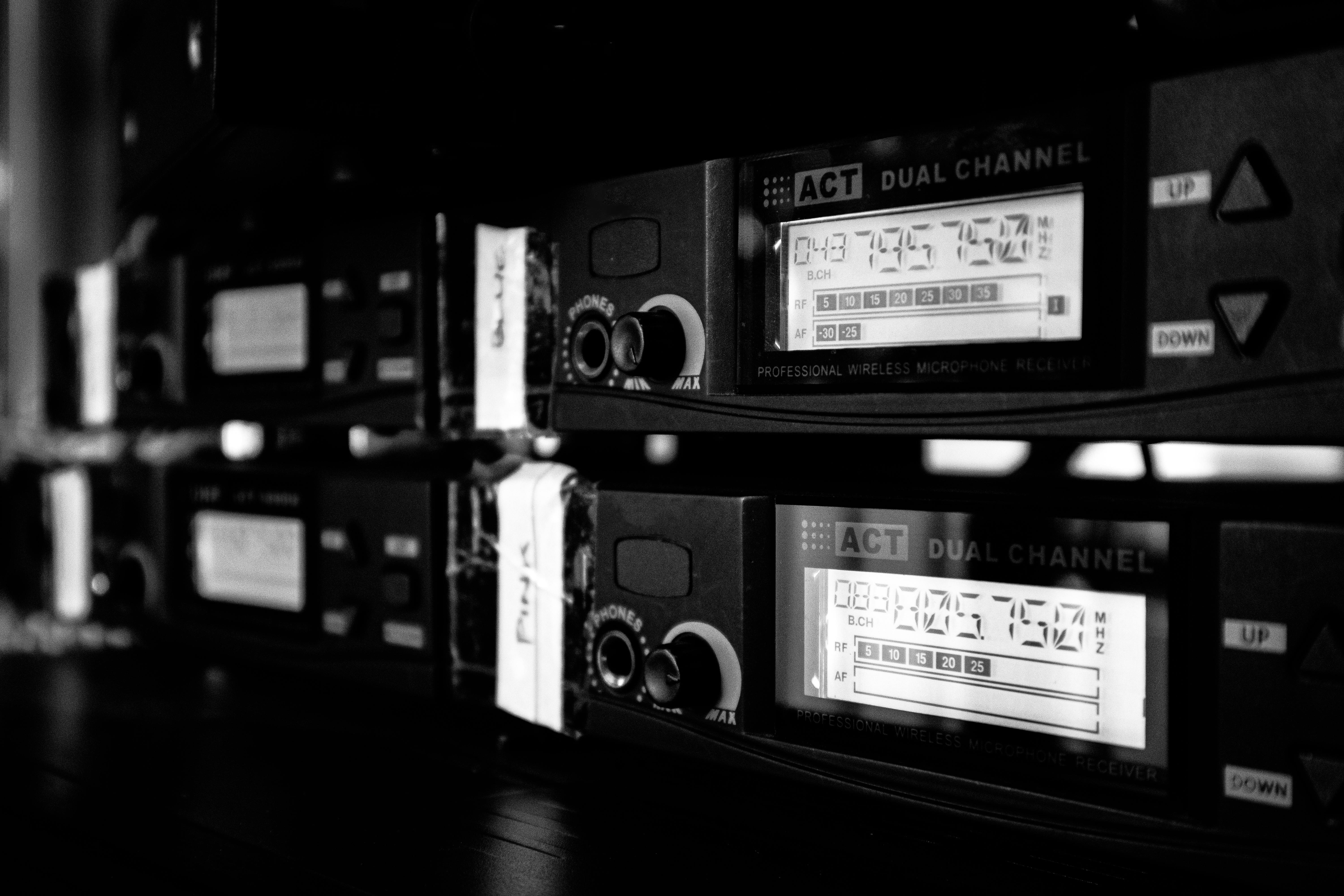 The Power of Voice: How Smart Dubbing Instantly Elevates Your Corporate Brand Video