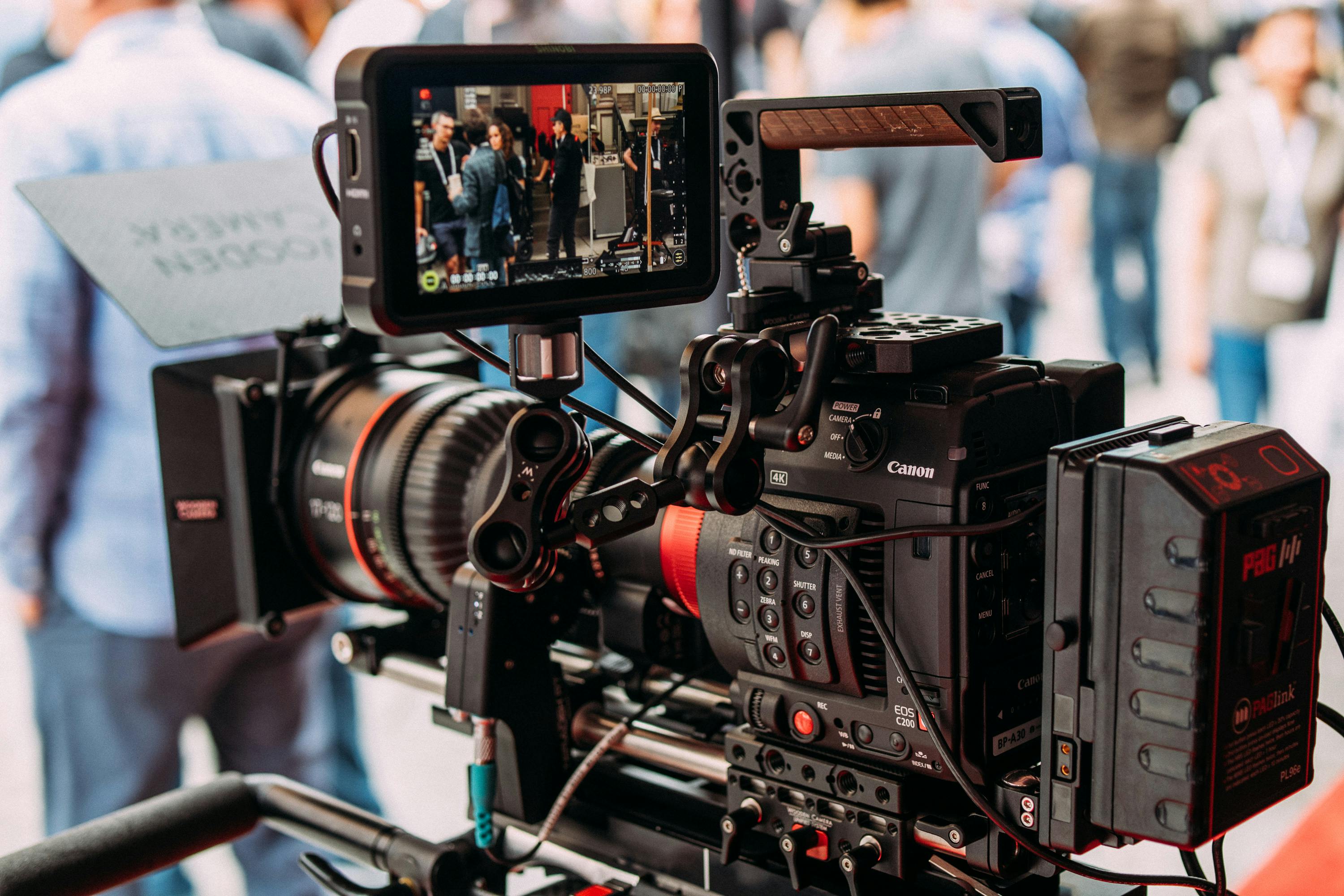Chinese Short Dramas Abroad: How Localization Turns Flops into Viral Hits (ReelShort Proves It)