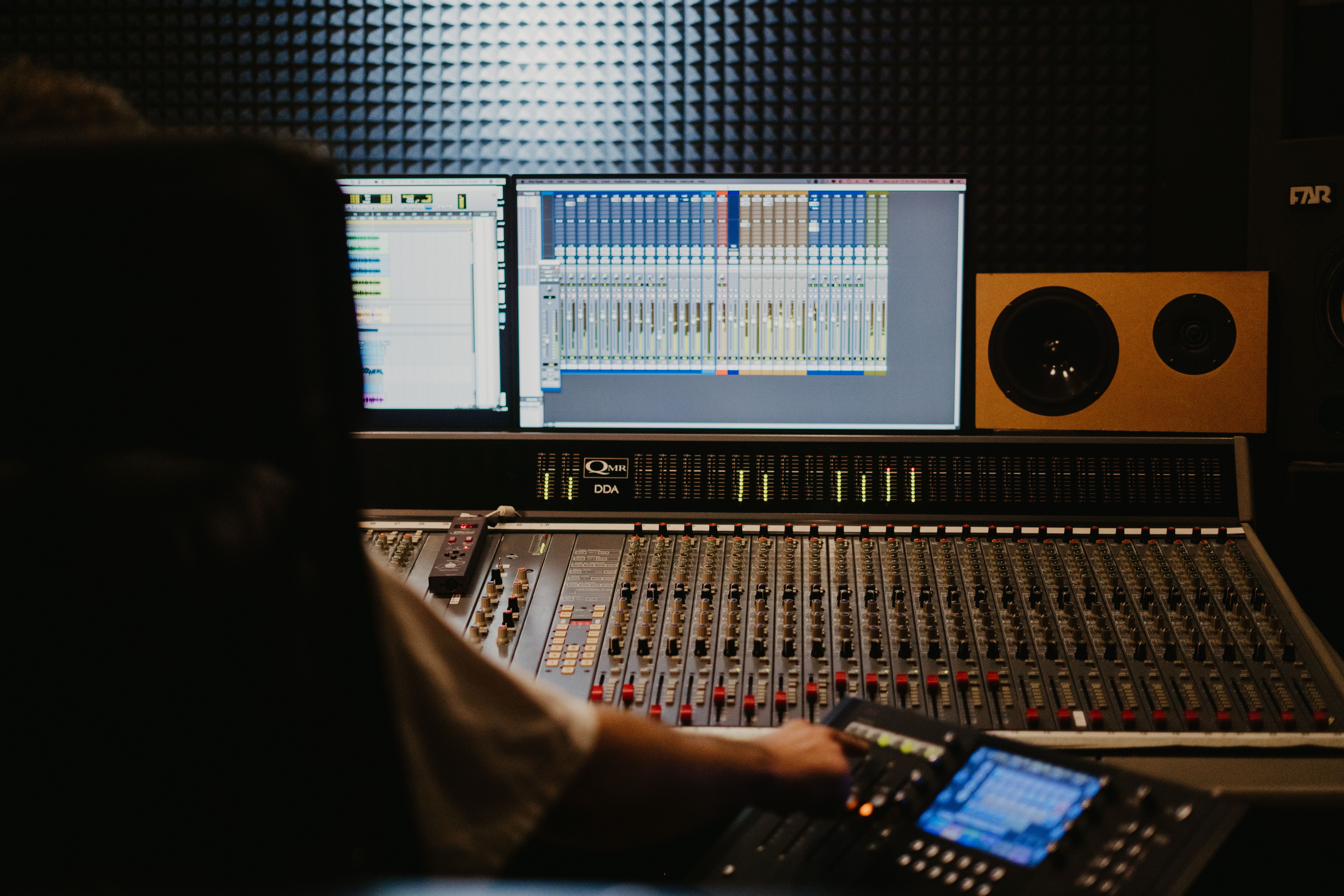 Noisy-Environment Transcription: Getting Frame-Accurate Results When the Audio Is a Mess